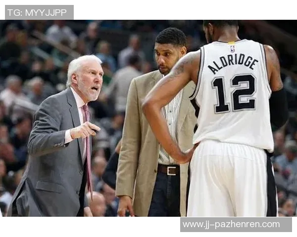 乔帅频频扬起的双手写满了面对强敌的无奈Description_一个足球教练在赛场上的每一次挥手，背后隐藏着怎样的心境与坚持？探索乔帅的“无奈”瞬间，感受足球场上的真实人生。Keywords_乔帅,足球,无奈,教练,职业压力,战术调整,心理抗压