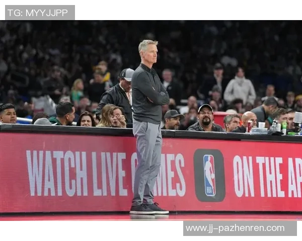 美国男篮主帅科尔视察马略卡，获赠25号球衣